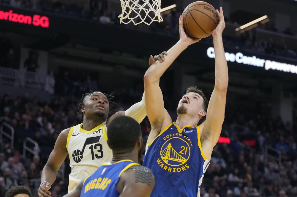 们在中前场 们在中前场