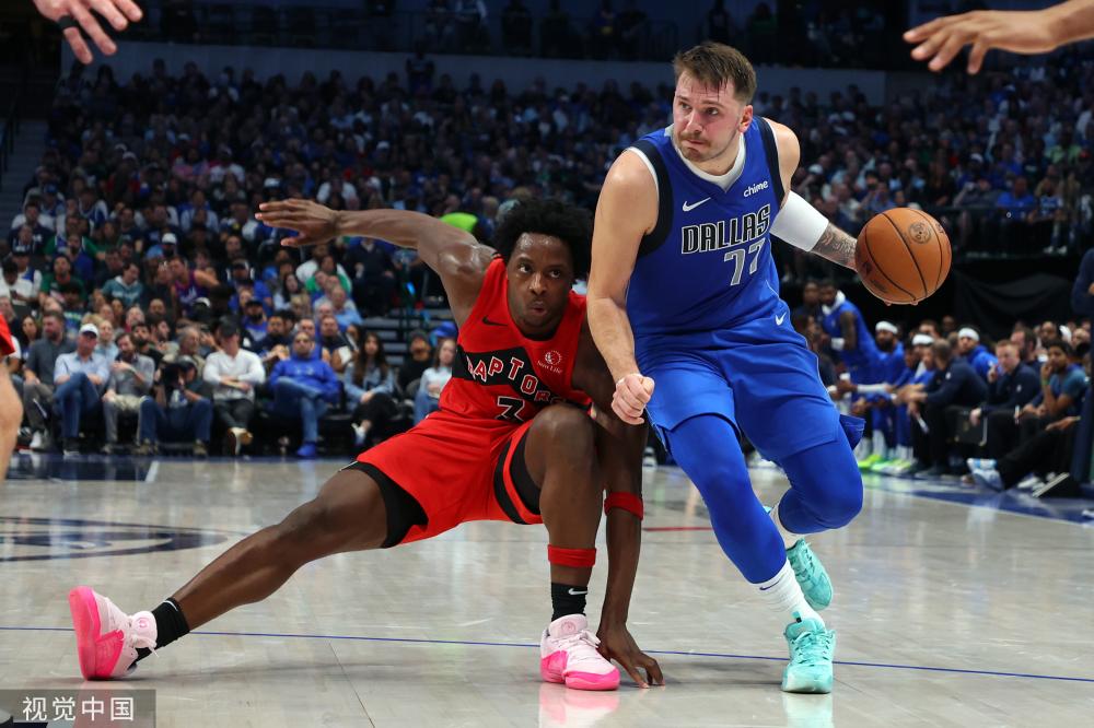 的场边并肩 的场边并肩