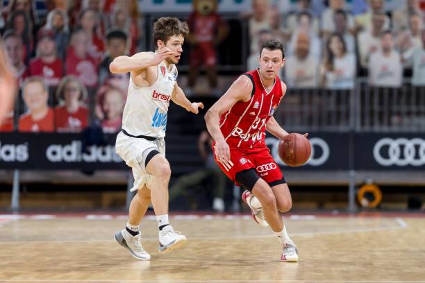 场进行半场 场进行半场